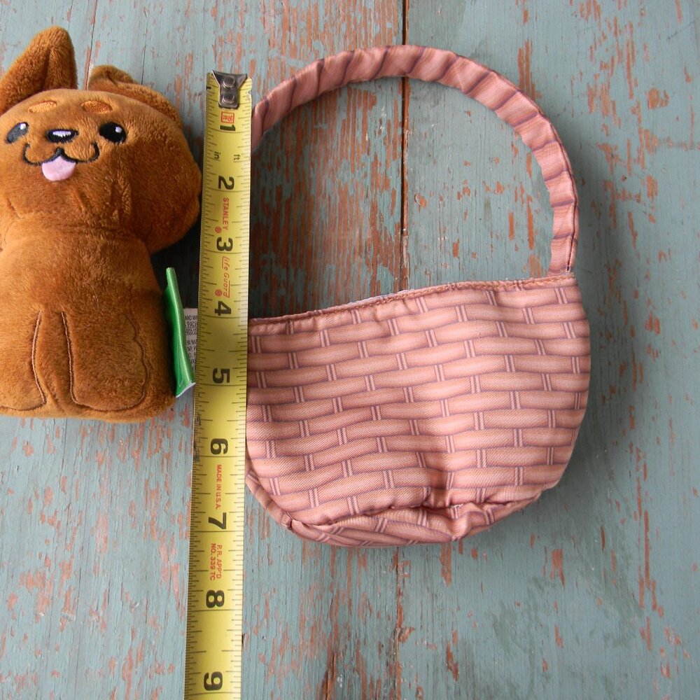 THE WIZARD OF OZ OFFICIAL TOTO SMALL STUFFED ANIMAL PLUSH & BASKET - Picture 4 of 6